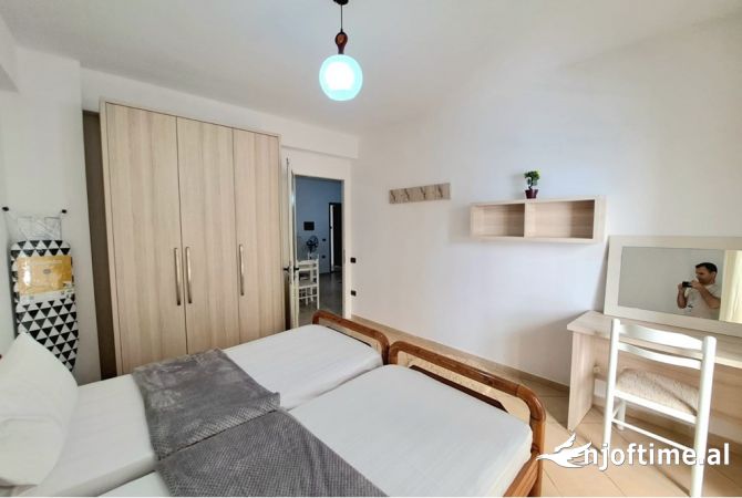 Shtepi me qera Apartament ne Vlore, 2+1, Mobilimi E mobiluar, Pagesa 300  Euro.