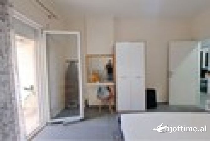 Shtepi me qera Apartament ne Vlore, 1+1, Mobilimi E mobiluar, Pagesa 300  Euro.