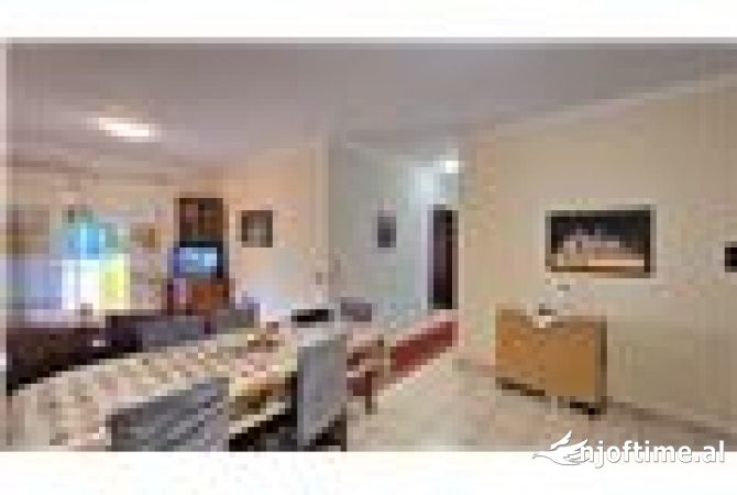 Shtepi me qera Apartament ne Vlore, 2+1, Mobilimi E mobiluar, Pagesa 350  Euro.