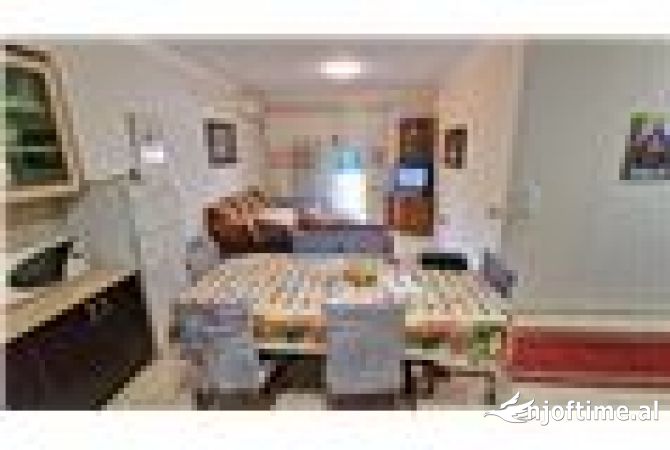 Shtepi me qera Apartament ne Vlore, 2+1, Mobilimi E mobiluar, Pagesa 350  Euro.