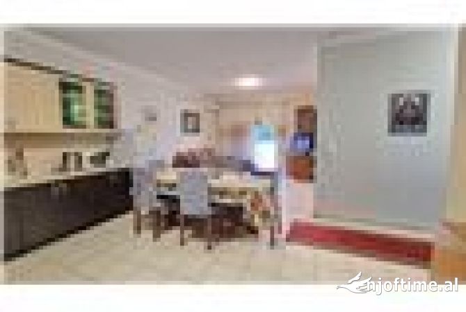 Shtepi me qera Apartament ne Vlore, 2+1, Mobilimi E mobiluar, Pagesa 350  Euro.