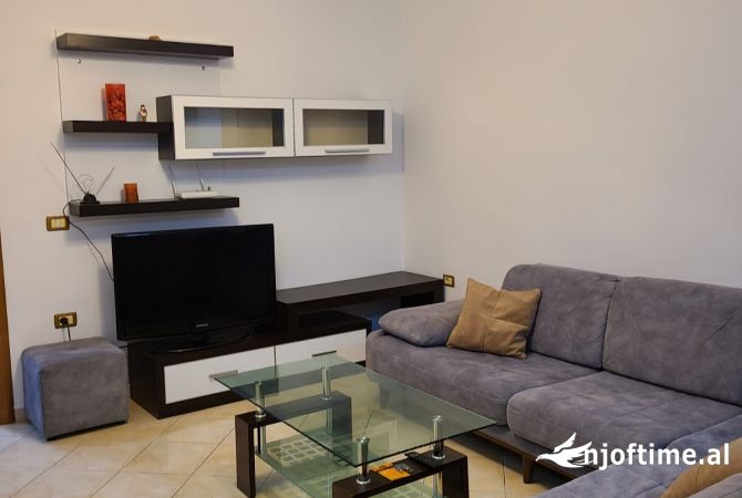 Shtepi ne shitje Apartament ne Tirane, 2+1, Mobilimi E mobiluar, Pagesa 136,500  Euro.