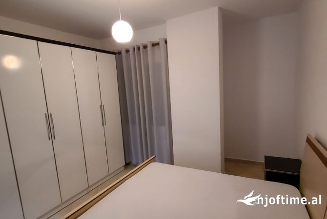 Shtepi ne shitje Apartament ne Tirane, 2+1, Mobilimi E mobiluar, Pagesa 136,500  Euro.