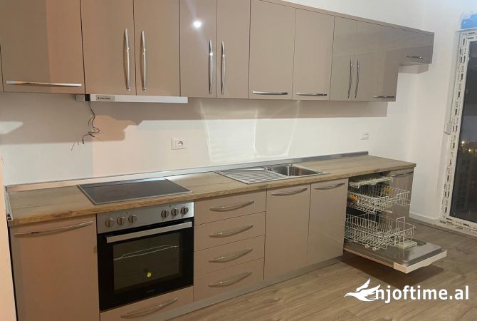 Jepet 3+1 bosh (Rruga e Burgut, te Orbital Apartmens))