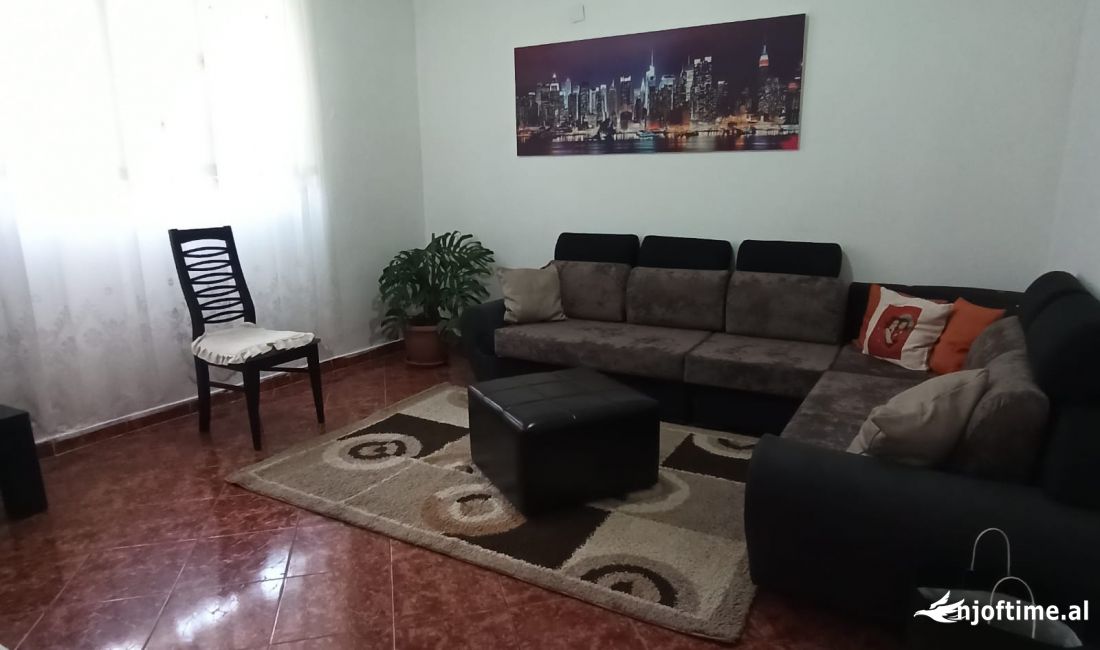 Appartamento in affitto a Tirana 1+1, Arredato