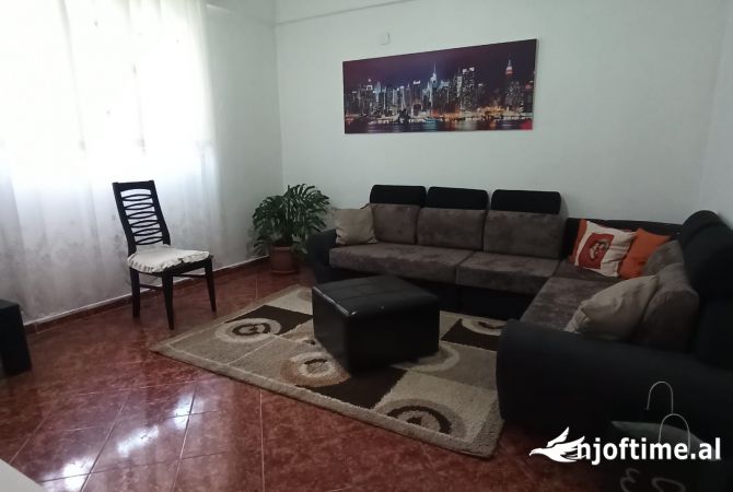 Jepet Kati pare i nje vile,1+1, e mobiluar, ne Laprake  te kupola