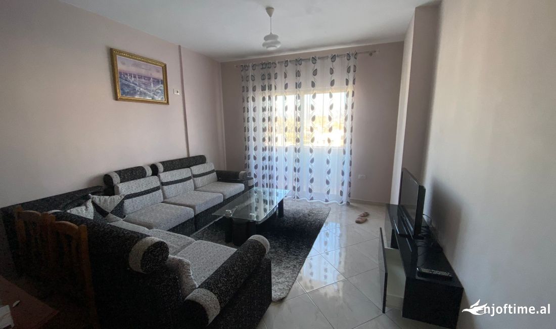 Shtepi me qera Apartament ne Tirane, 2+1, Mobilimi E mobiluar, Pagesa 450  Euro.