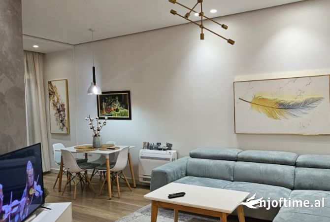 Shtepi ne shitje Apartament ne Tirane, 1+1, Mobilimi E mobiluar, Pagesa 137,000  Euro.