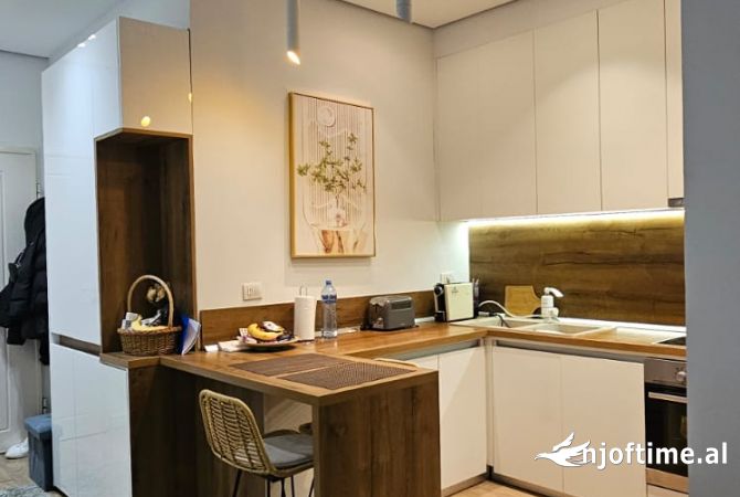 Shtepi ne shitje Apartament ne Tirane, 1+1, Mobilimi E mobiluar, Pagesa 137,000  Euro.