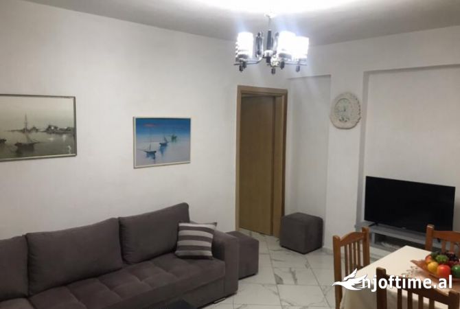 Casa privata/Indipendente in affitto a Tirana 1+1, Arredato