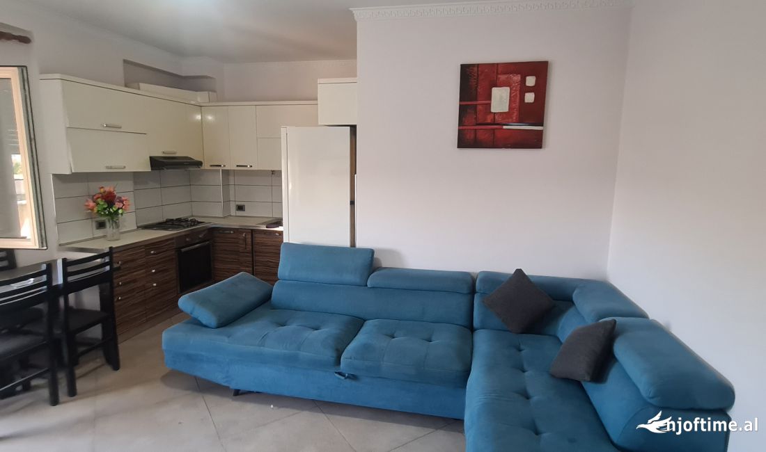 Shtepi me qera Apartament ne Tirane, 2+1, Mobilimi E mobiluar, Pagesa 35,000  Leke.