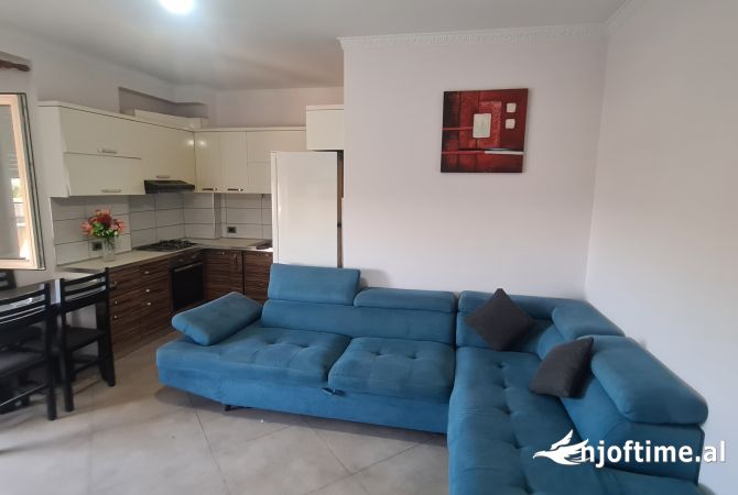 Shtepi me qera 2+1 ne Tirane - 35,000 Leke