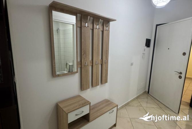 Appartamento in affitto a Tirana 2+1, Arredato