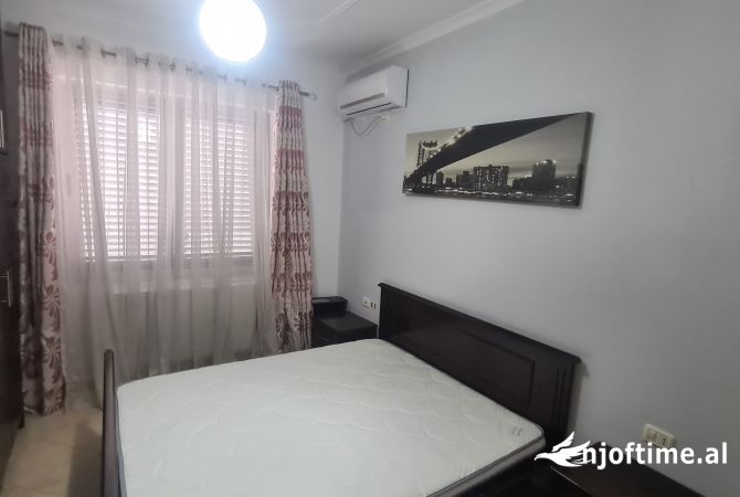 Shtepi me qera Apartament ne Tirane, 2+1, Mobilimi E mobiluar, Pagesa 700  Euro.