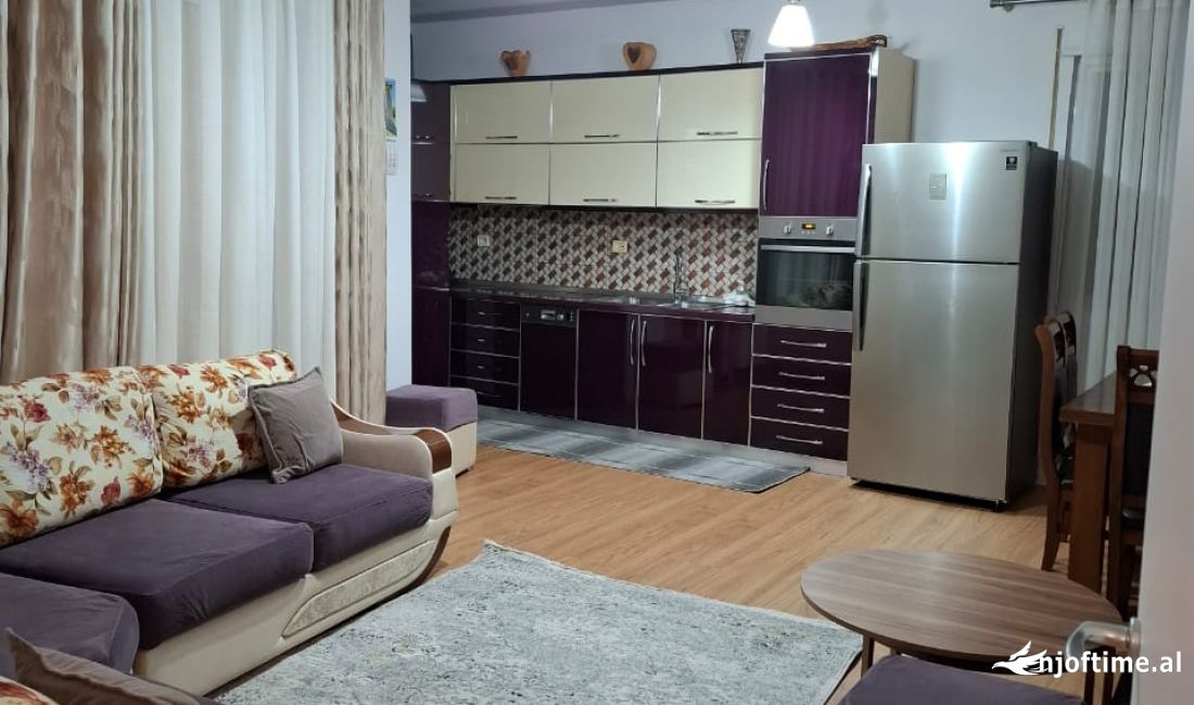Shtepi me qera Apartament ne Tirane, 2+1, Mobilimi E mobiluar, Pagesa 42,000  Leke.