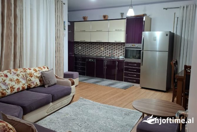 Jepet me qera 2+1 e mobiluar ne Fresk prane Njesise Bashkiake12