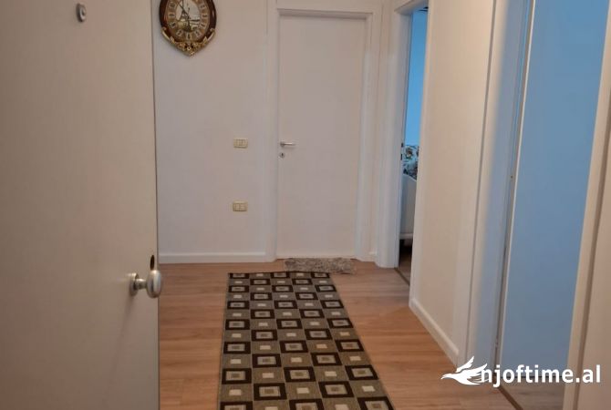 Shtepi me qera Apartament ne Tirane, 2+1, Mobilimi E mobiluar, Pagesa 42,000  Leke.