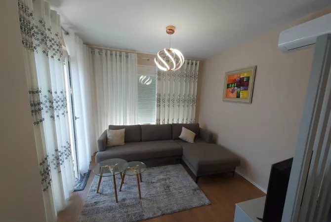 Shtepi me qera 2+1 ne Tirane - 570 Euro