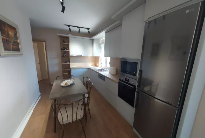Shtepi me qera Apartament ne Tirane, 2+1, Mobilimi E mobiluar, Pagesa 570  Euro.