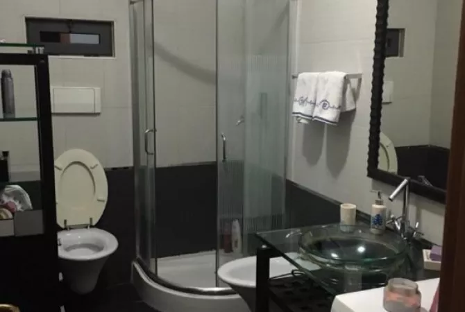 Appartamento in affitto a Tirana 2+1, Vuoto