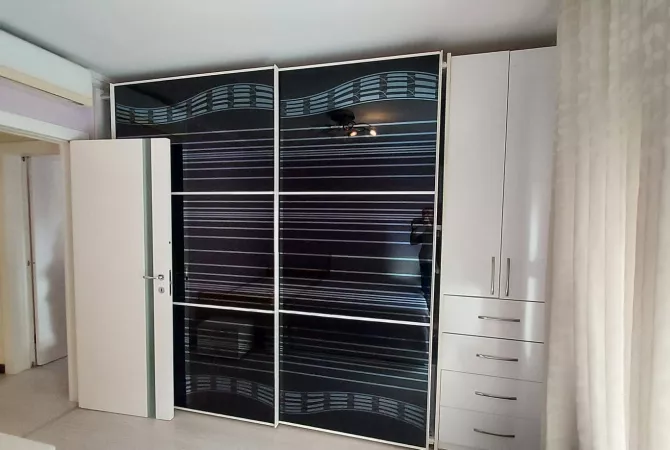 Shtepi ne shitje Apartament ne Tirane, 1+1, Mobilimi E mobiluar, Pagesa 140,000  Euro.