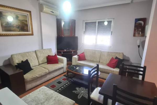 Appartamento in affitto a Tirana 2+1, Arredato