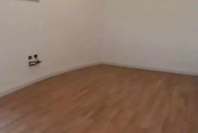 Shtepi ne shitje Apartament ne Tirane, 3+1, Mobilimi Bosh, pa mobiluar, Pagesa 250,000  Euro.