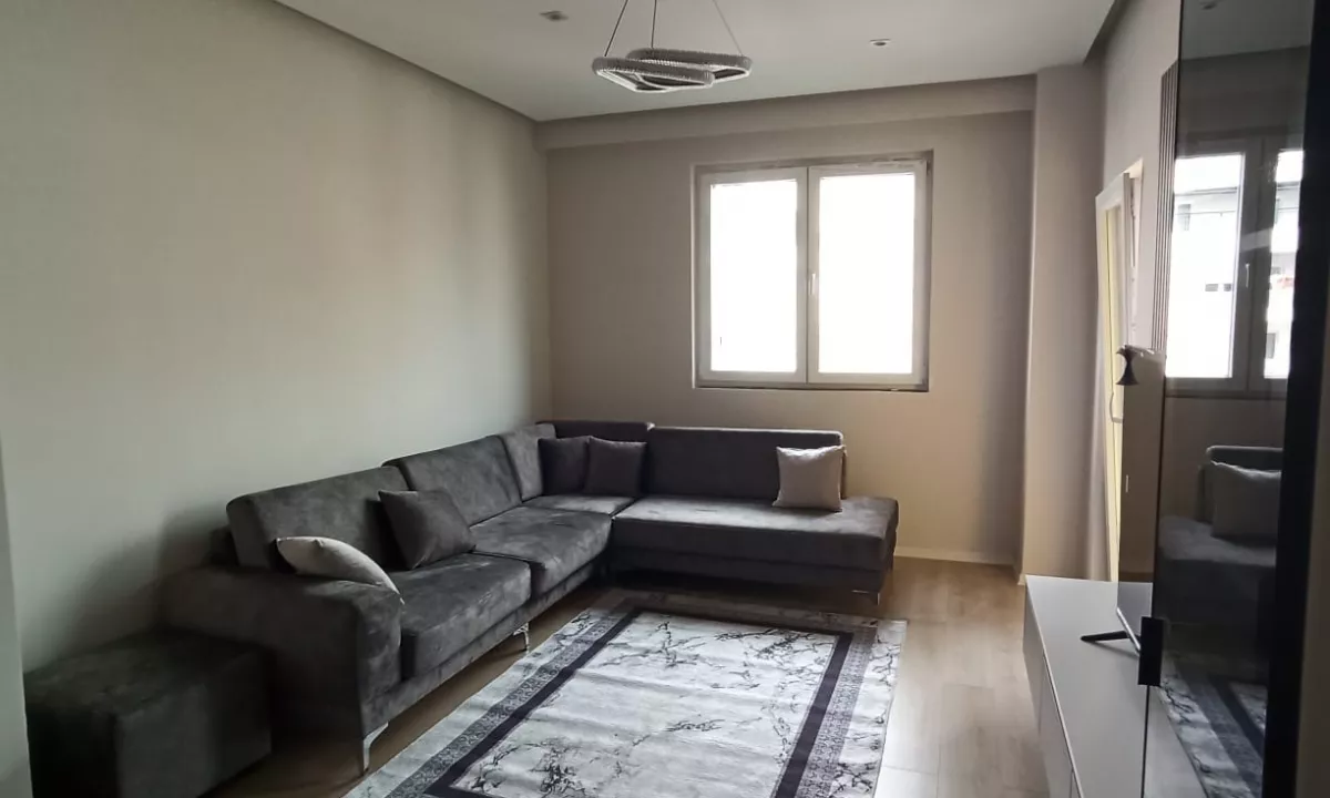 Appartamento in affitto a Tirana 2+1, Arredato