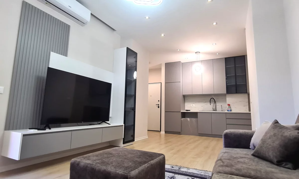 Appartamento in affitto a Tirana 2+1, Arredato