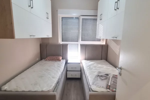Shtepi me qera Apartament ne Tirane, 2+1, Mobilimi E mobiluar, Pagesa 50,000  Leke.