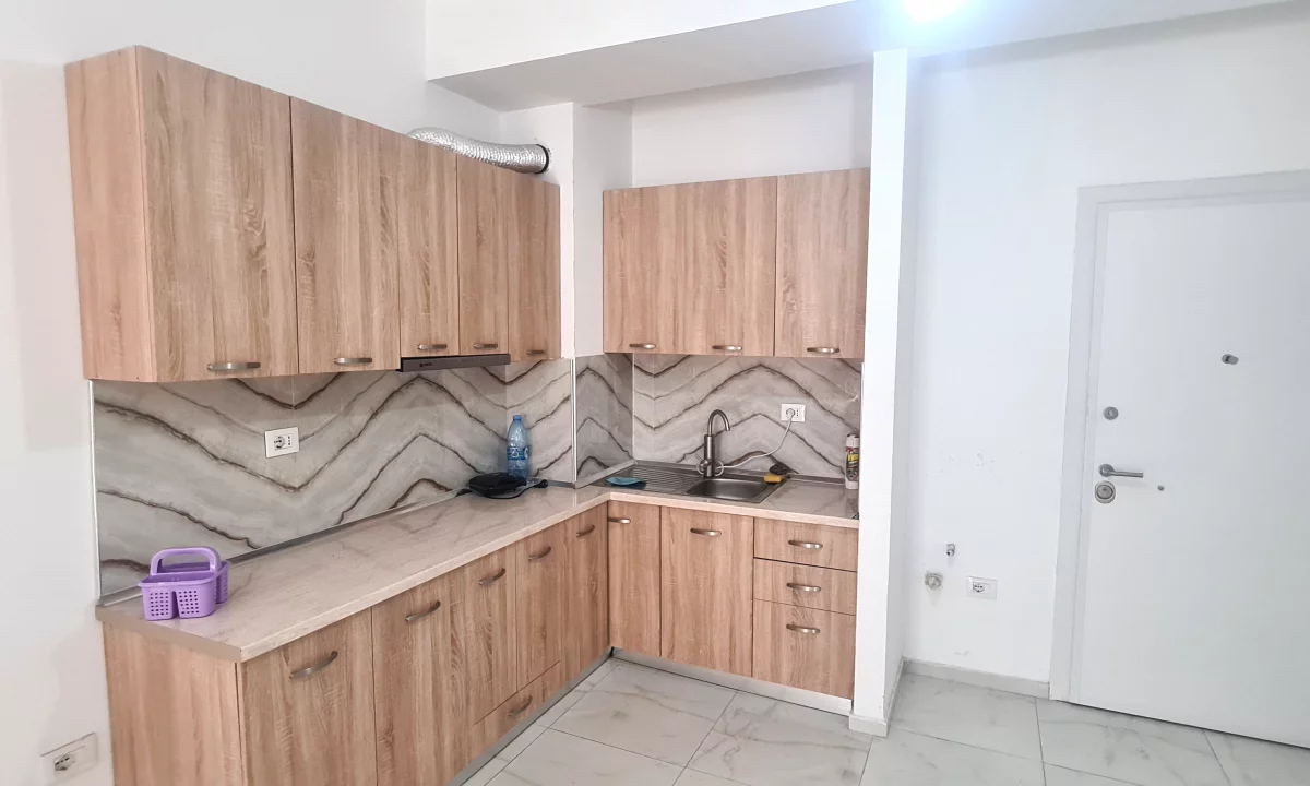 Shtepi me qera Apartament ne Tirane, 1+1, Mobilimi E mobiluar, Pagesa 35,000  Leke.