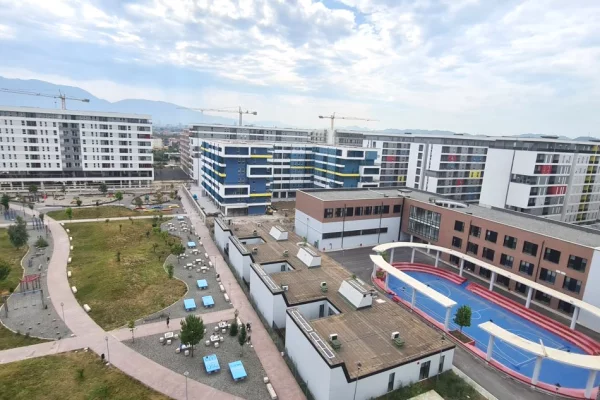 Shes 1+1 te Univers City 