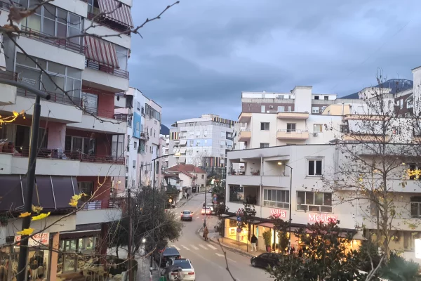 Shitet apartament 1+1 prane Pasticeri Melisa 