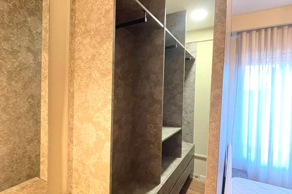 Appartamento in affitto a Tirana 2+1, Arredato