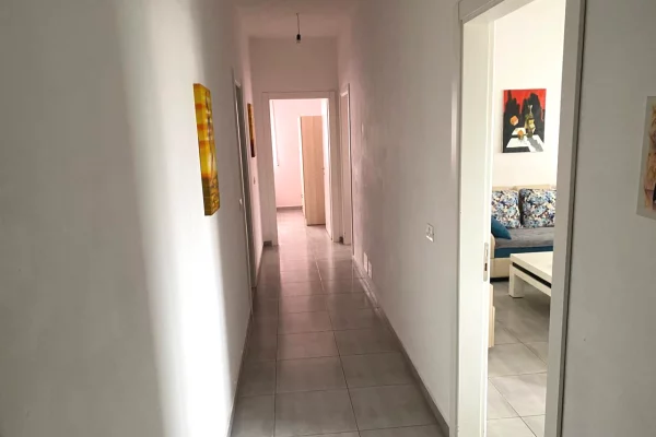 Appartamento in affitto a Tirana 2+1, Arredato