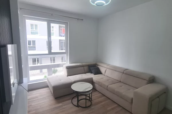 Shtepi me qera Apartament ne Tirane, 3+1, Mobilimi Pjeserisht e mobiluar, Pagesa 50,000  Leke.