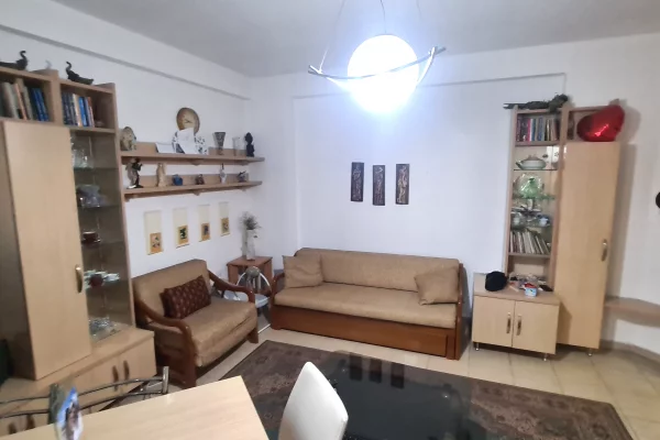 Shtepi me qera 1+1 ne Tirane - 35,000 Leke