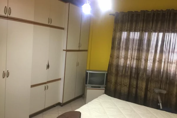 Shtepi me qera Apartament ne Tirane, 1+1, Mobilimi E mobiluar, Pagesa 350  Euro.