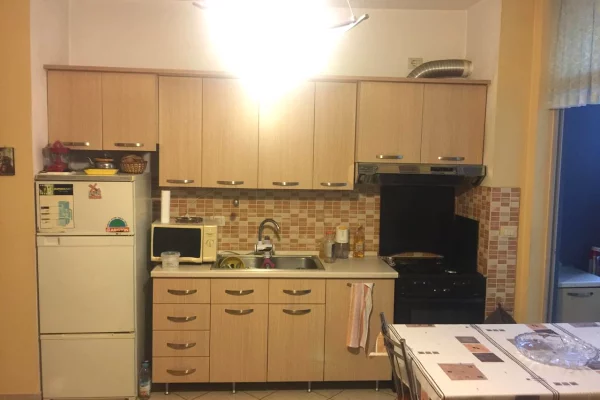 Shtepi me qera 1+1 ne Tirane - 350 Euro