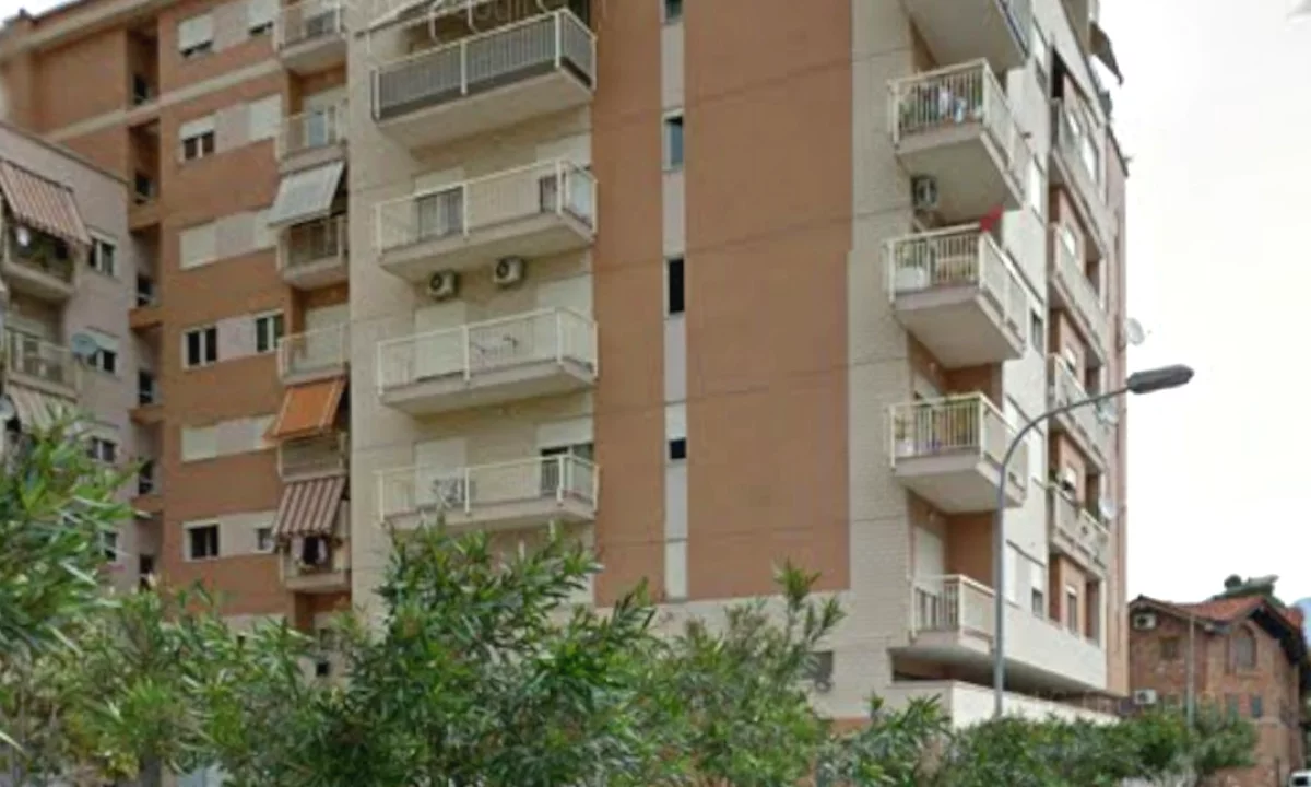 Appartamento in affitto a Tirana 2+1, Arredato