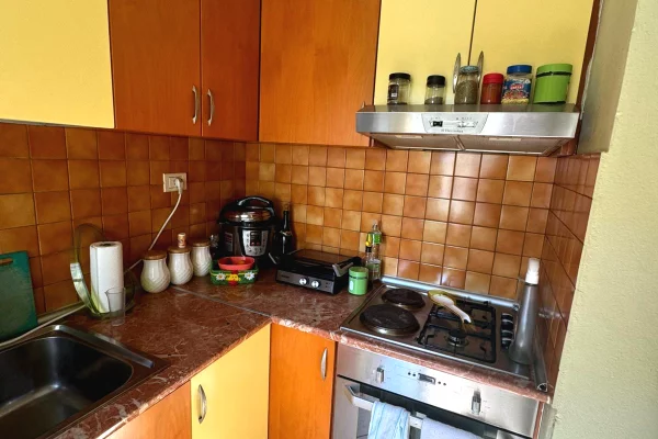 Shtepi me qera Apartament ne Tirane, 2+1, Mobilimi Bosh, pa mobiluar, Pagesa 40,000  Leke.