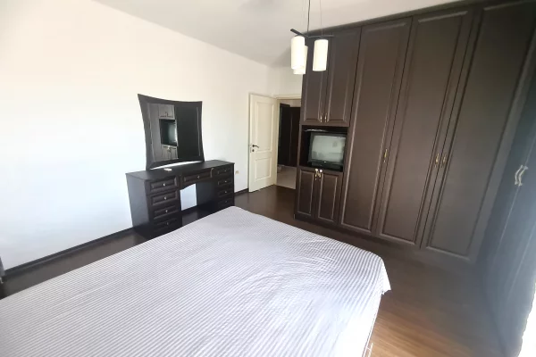 Shtepi me qera Apartament ne Tirane, 2+1, Mobilimi E mobiluar, Pagesa 35,000  Leke.