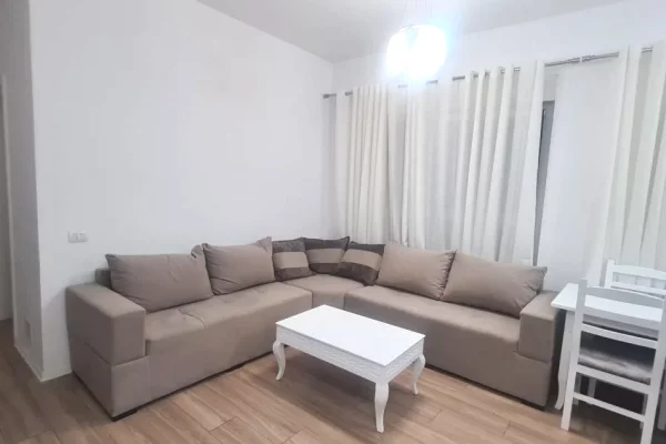 Shtepi me qera Apartament ne Tirane, 1+1, Mobilimi E mobiluar, Pagesa 40,000  Leke.