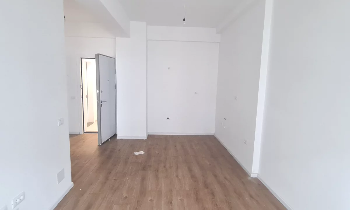 Shtepi me qera Apartament ne Tirane, 1+1, Mobilimi Bosh, pa mobiluar, Pagesa 25,000  Leke.