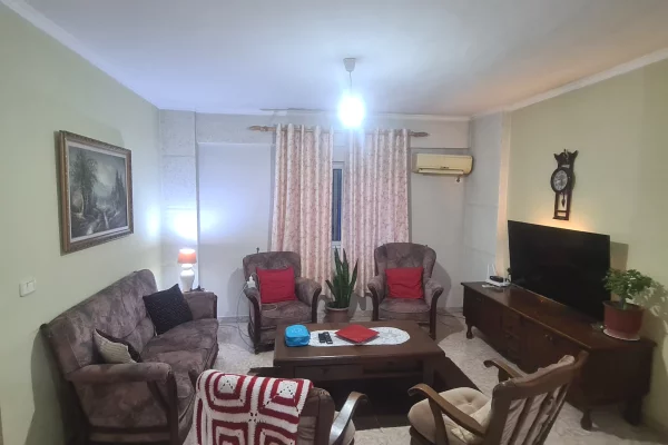 Shtepi ne shitje Apartament ne Tirane, 2+1, Mobilimi E mobiluar, Pagesa 145,000  Euro.