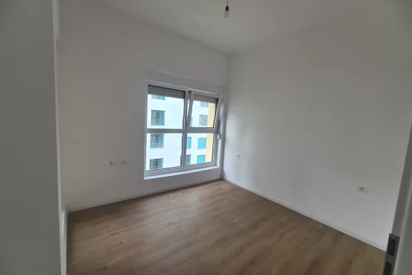 Jap apartamente me qera te Mangalemi 