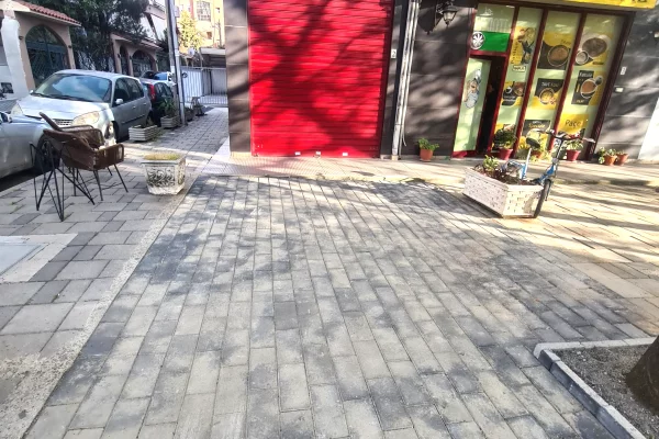 Ambient biznesi me qera 1+1 ne Tirane - 55,000 Leke