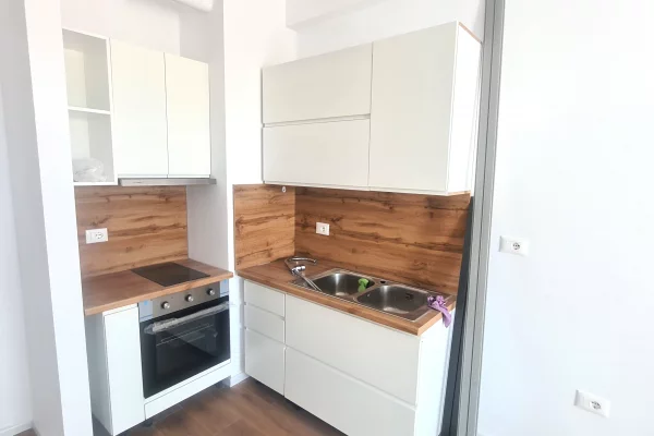  Jepen me qera Apartamente Bosh 1+1/2+1( Vetem me kuzhine)