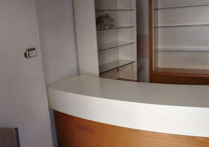 DYQAN NE RRUGE KRYESORE 150 Euro 