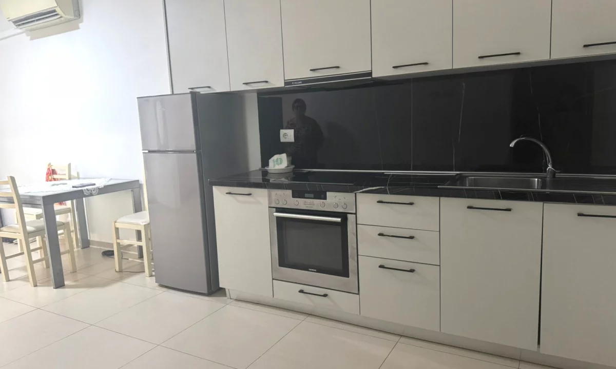 Shtepi me qera Apartament ne Tirane, 2+1, Mobilimi E mobiluar, Pagesa 450  Euro.